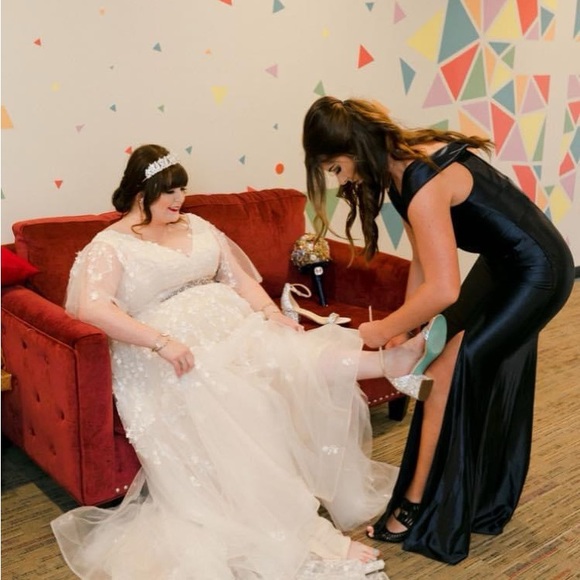 Plus size vintage wedding dress flutter sleeve and open back blush under layer - Picture 14 of 15